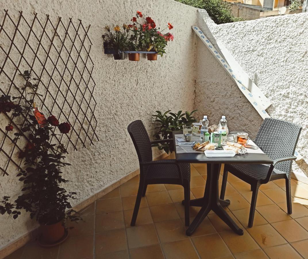 Casa Alberto Lejlighed Villasimius Eksteriør billede